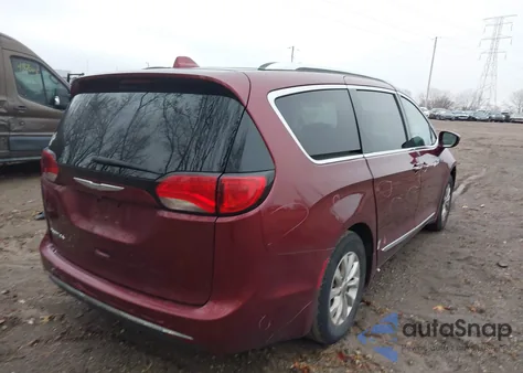 2018 Chrysler Pacifica Touring L z USA, uszkodzony, nr VIN 2C4RC1BG9JR119607